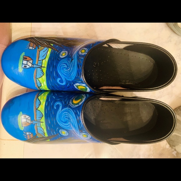 Dansko van Gogh inspired shoes - Picture 2 of 6